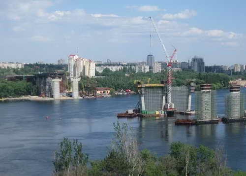 Строители на запорожские мосты вернутся после Пасхи